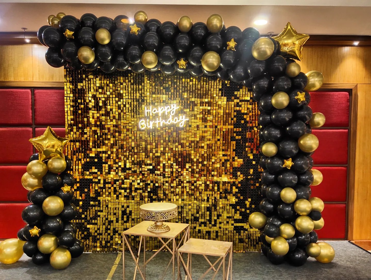 gold background panels theme - helium Party Balloons and Helium balloons